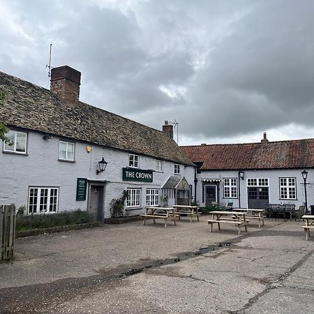 The Crown Inn Gayton  Exteriör bild
