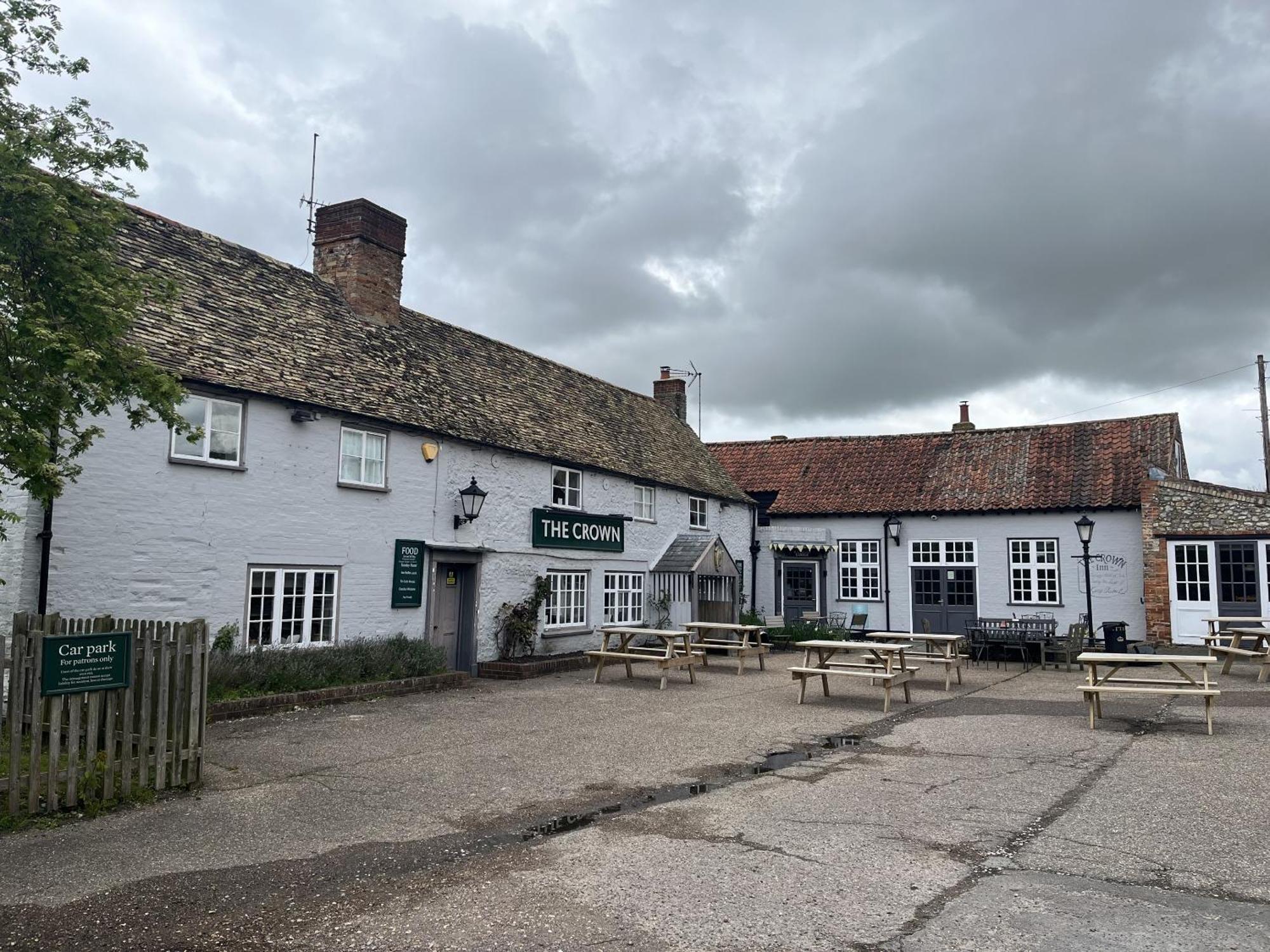 The Crown Inn Gayton  Exteriör bild