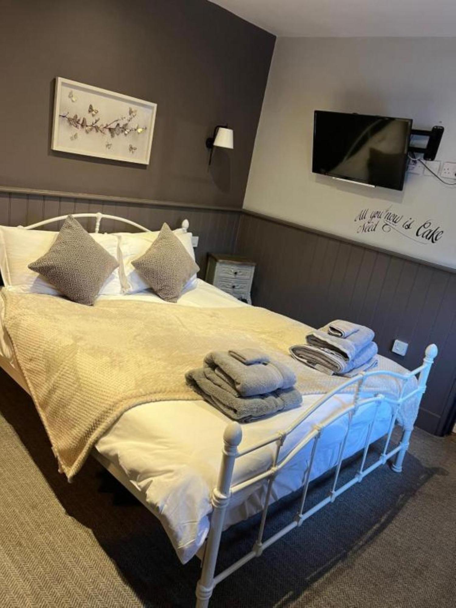 The Crown Inn Gayton  Exteriör bild