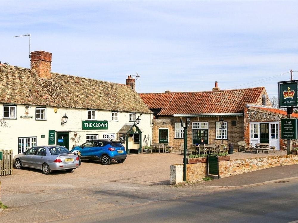 The Crown Inn Gayton  Exteriör bild