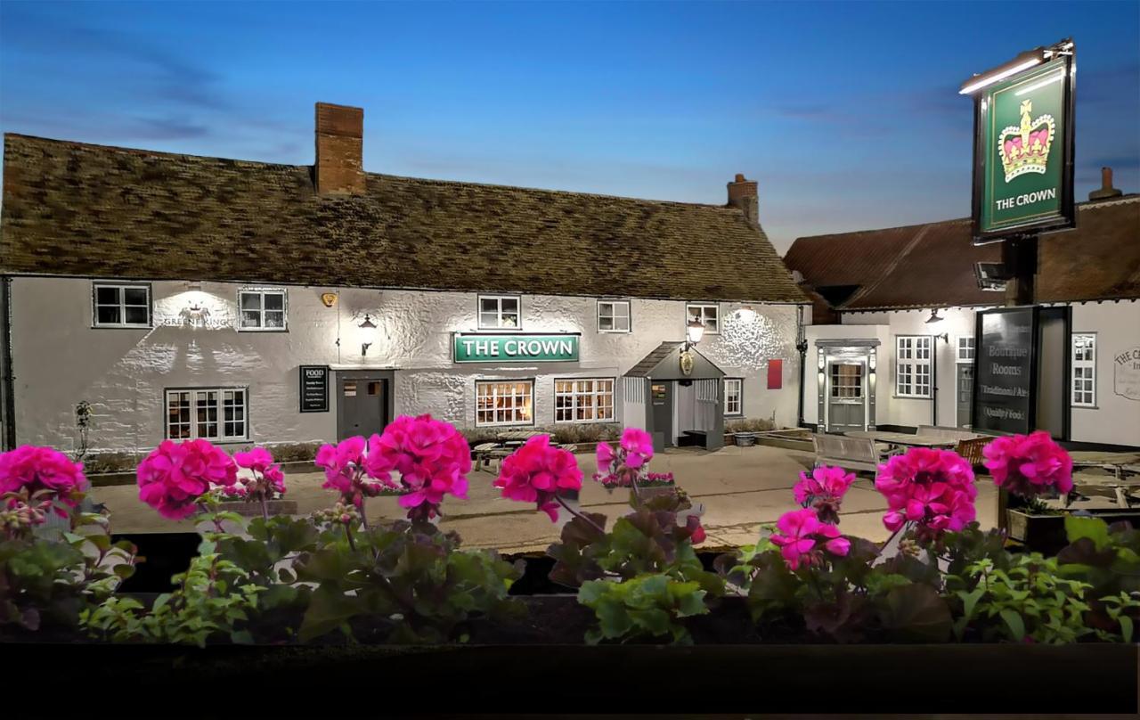 The Crown Inn Gayton  Exteriör bild